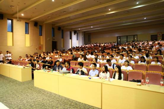 圖一 電氣工程學院2016級全體學生及到場嘉賓.jpg